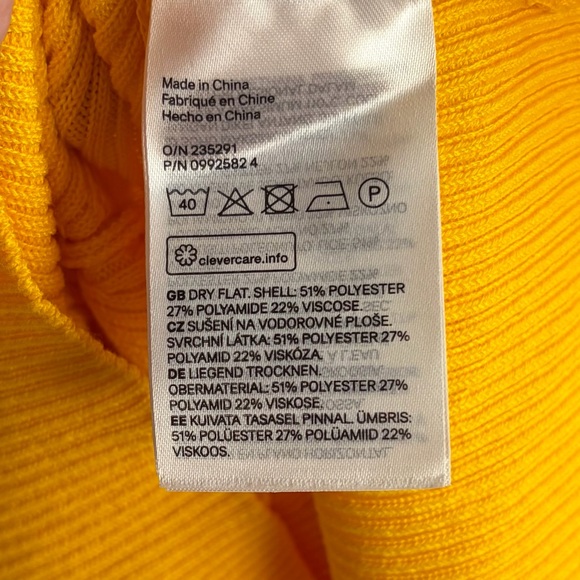 •H&M Divided• Mock Neck Cropped Top - Size Medium - Picture 6 of 7